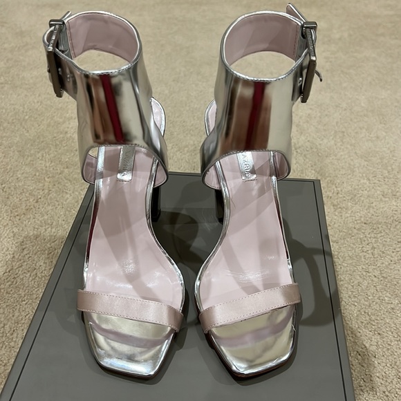 BCBG heeled sandals. Size 7 - Picture 8 of 13